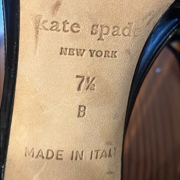 Kate Spade Perforated Patent Leather Sling Back Point Toe Kitten Heels Italy 7.5 - Picture 10 of 11